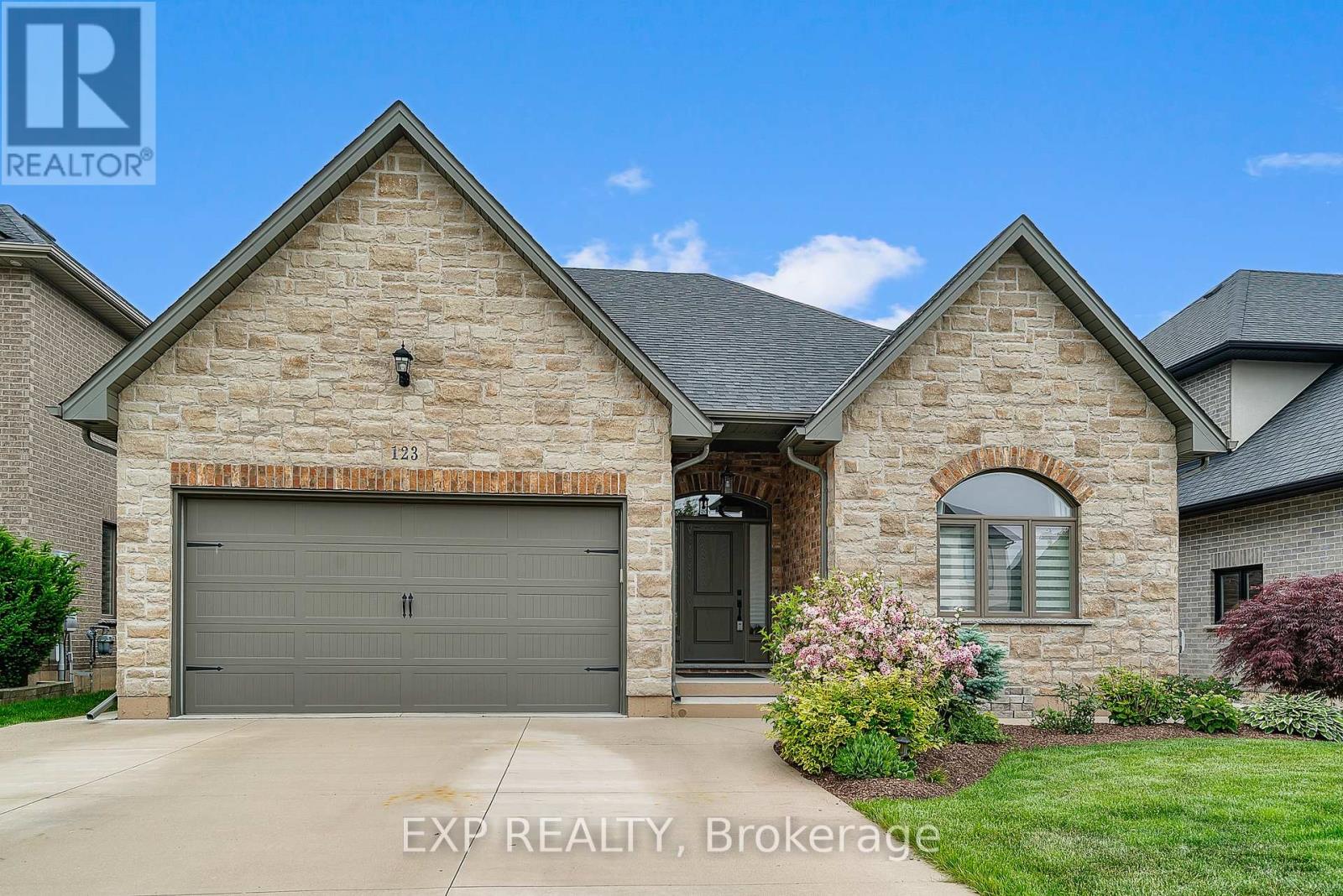 Property at 123 FOREST RIDGE COURT image 4