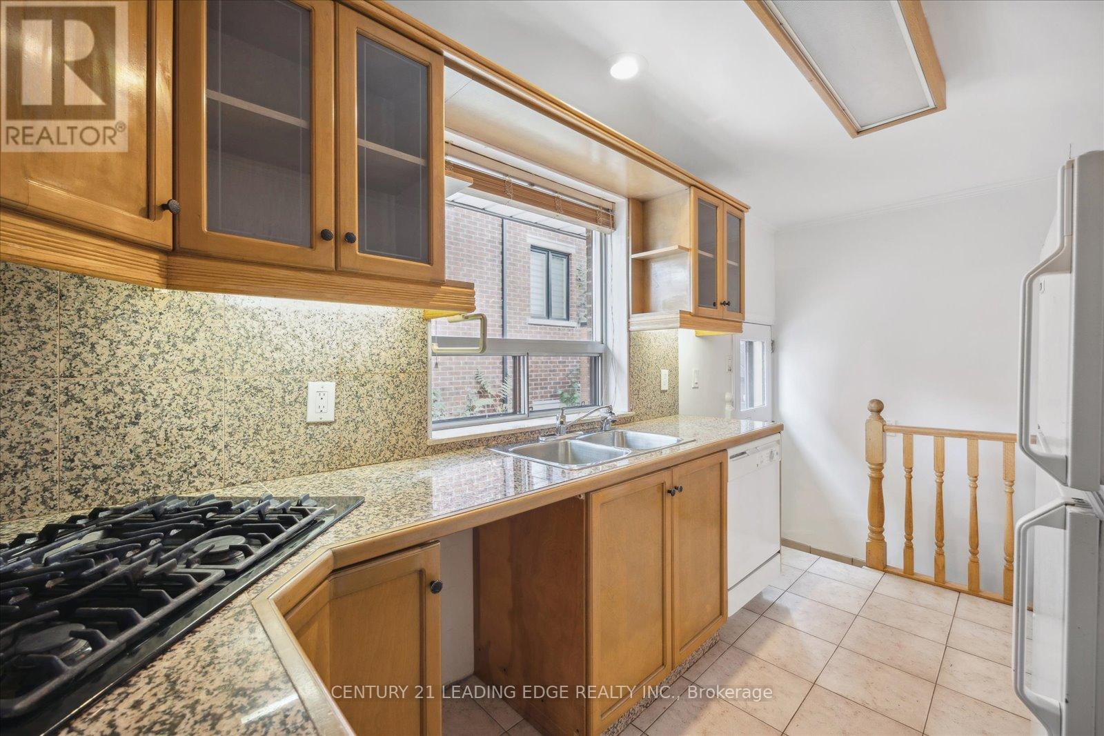 127 Glen Park Avenue, Toronto, Ontario  M6B 2C6 - Photo 13 - C12330554