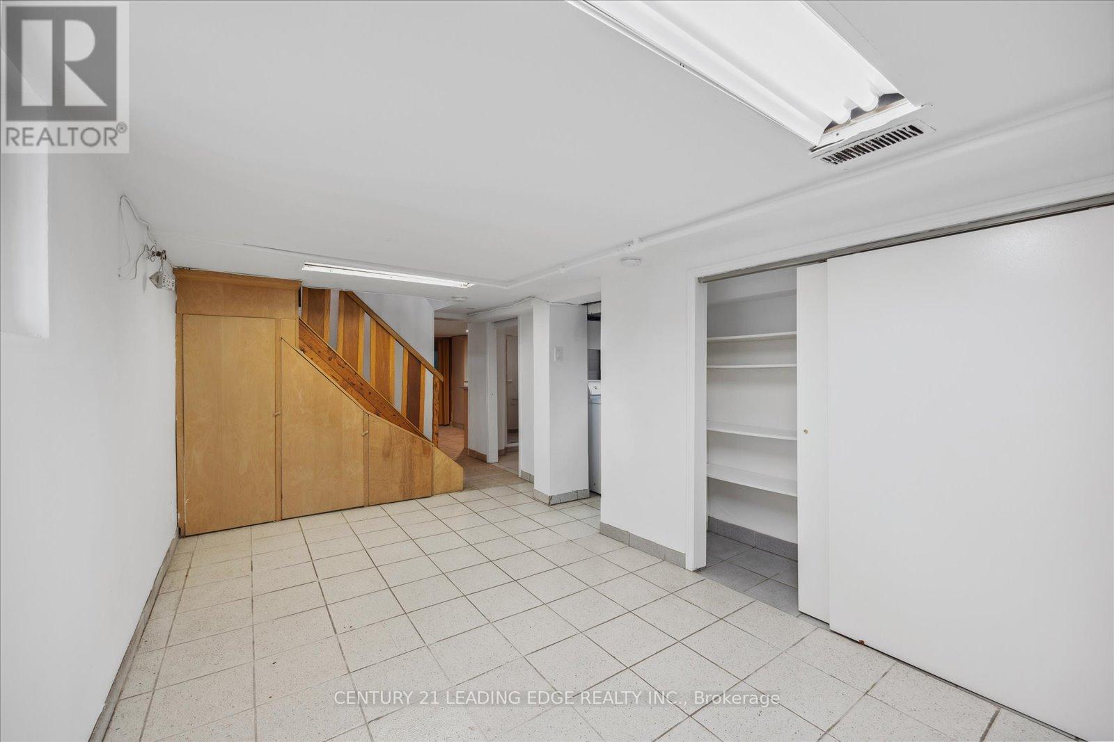 127 Glen Park Avenue, Toronto, Ontario  M6B 2C6 - Photo 25 - C12330554