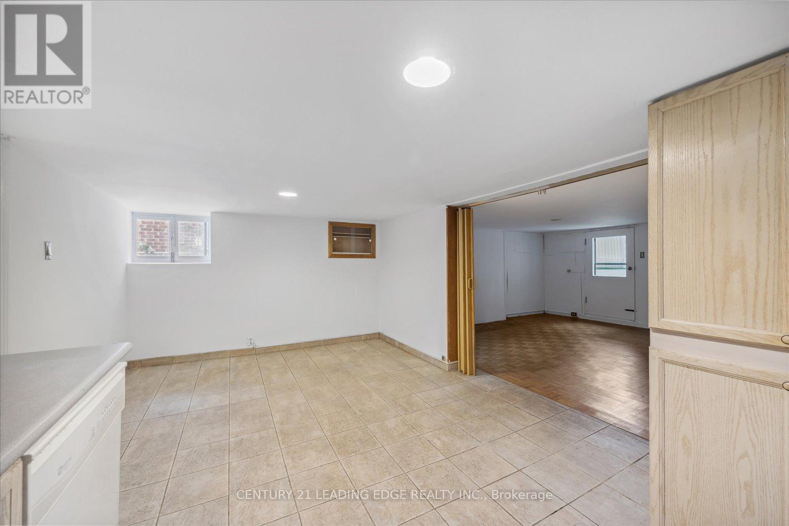 127 Glen Park Avenue, Toronto, Ontario  M6B 2C6 - Photo 31 - C12330554
