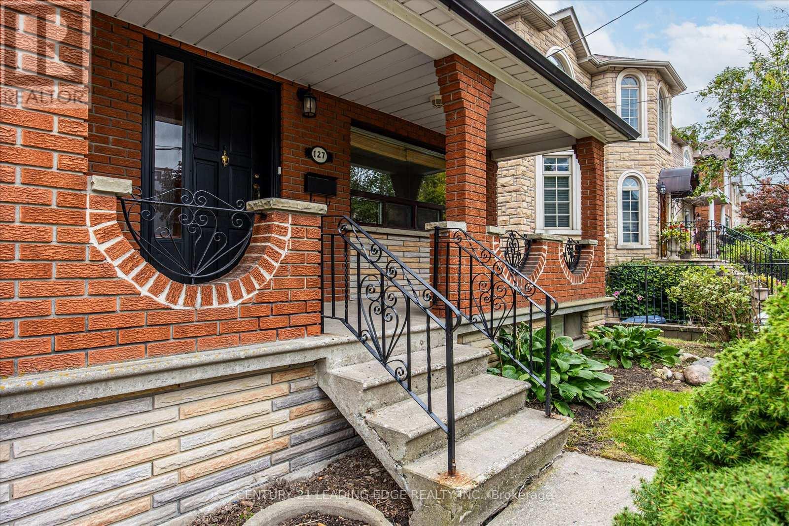 127 Glen Park Avenue, Toronto, Ontario  M6B 2C6 - Photo 5 - C12330554