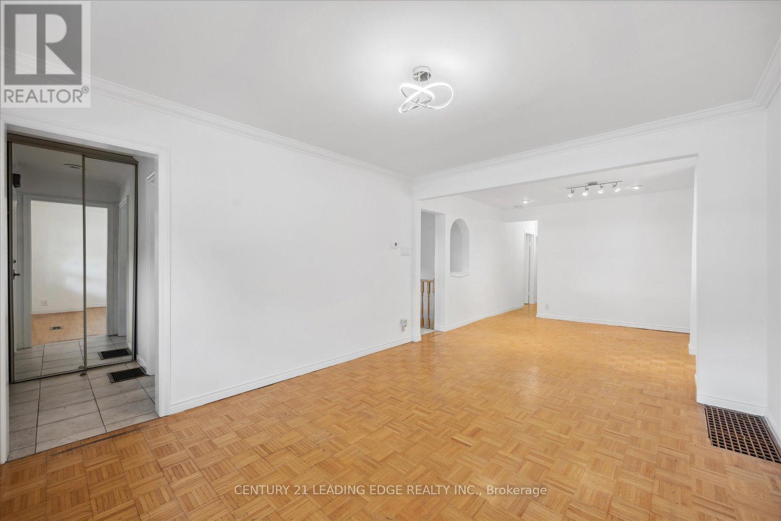 127 Glen Park Avenue, Toronto, Ontario  M6B 2C6 - Photo 7 - C12330554