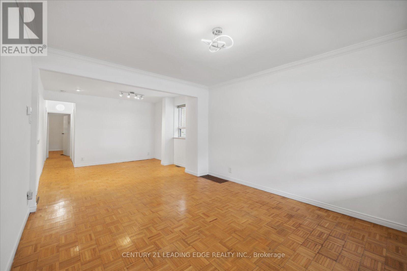 127 Glen Park Avenue, Toronto, Ontario  M6B 2C6 - Photo 8 - C12330554