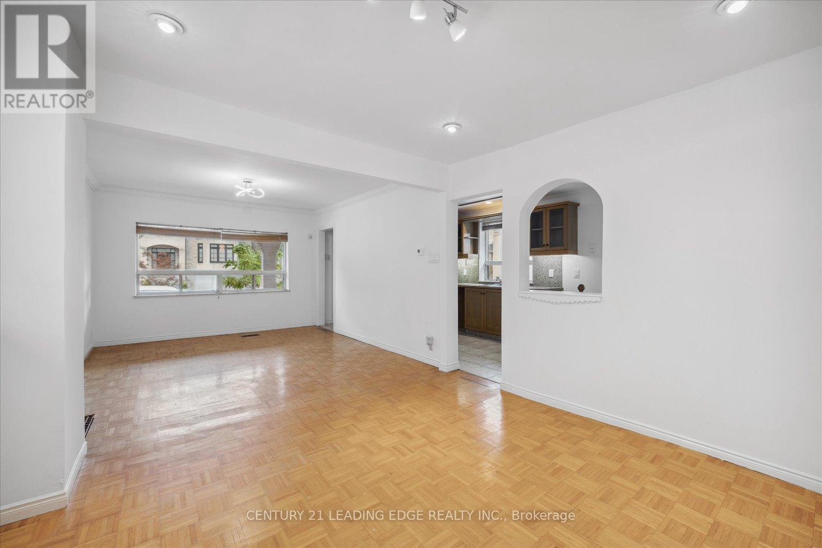 127 Glen Park Avenue, Toronto, Ontario  M6B 2C6 - Photo 9 - C12330554