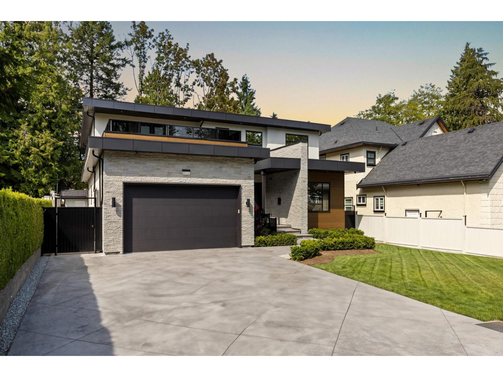 Property at 13093 98A AVENUE image 2