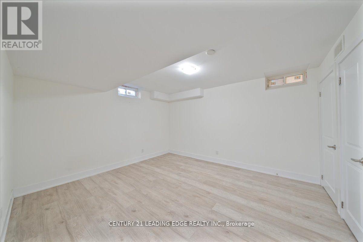 324 Chatfield Drive S, Vaughan, Ontario  L4L 1A6 - Photo 35 - N12330484