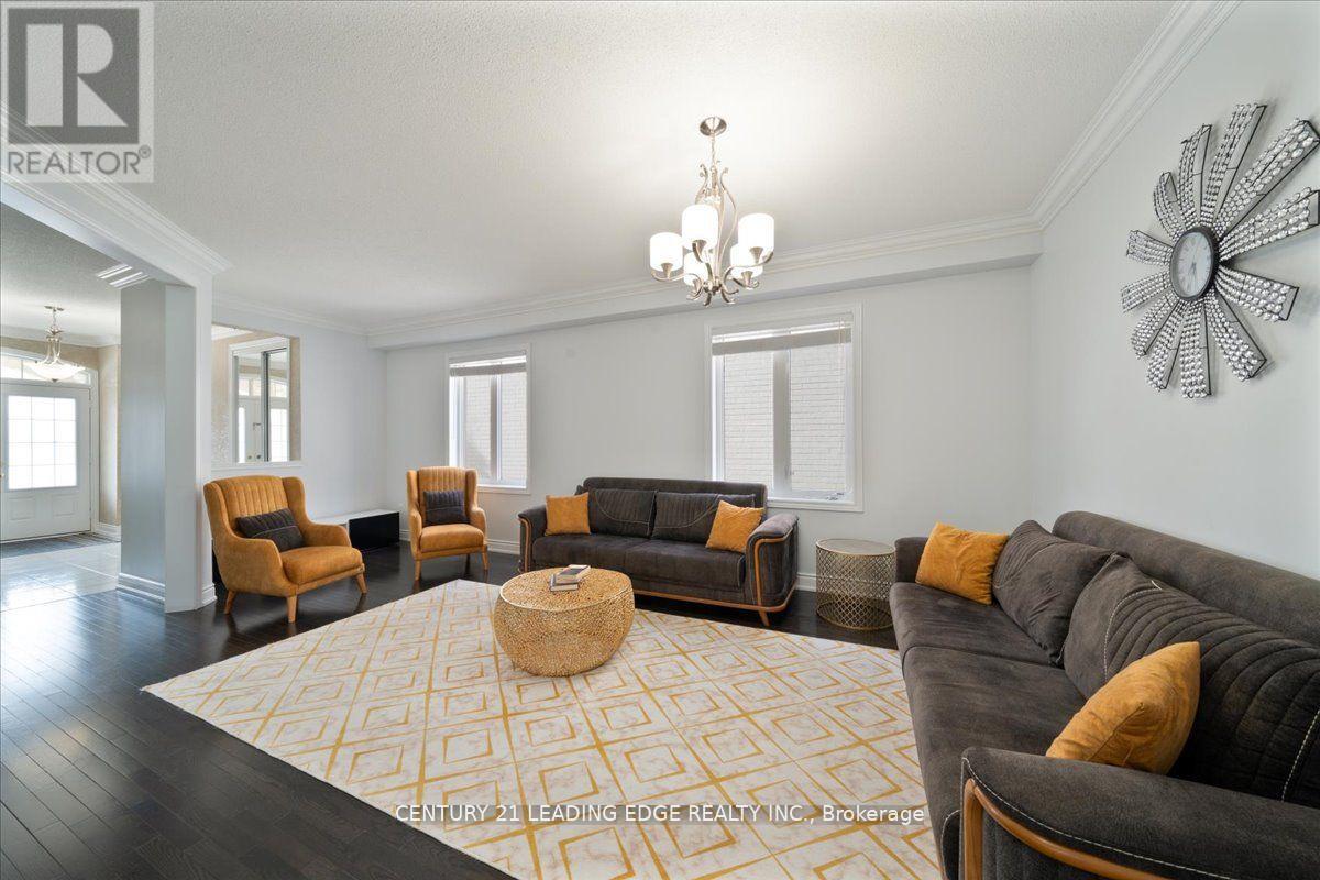 324 Chatfield Drive S, Vaughan, Ontario  L4L 1A6 - Photo 5 - N12330484