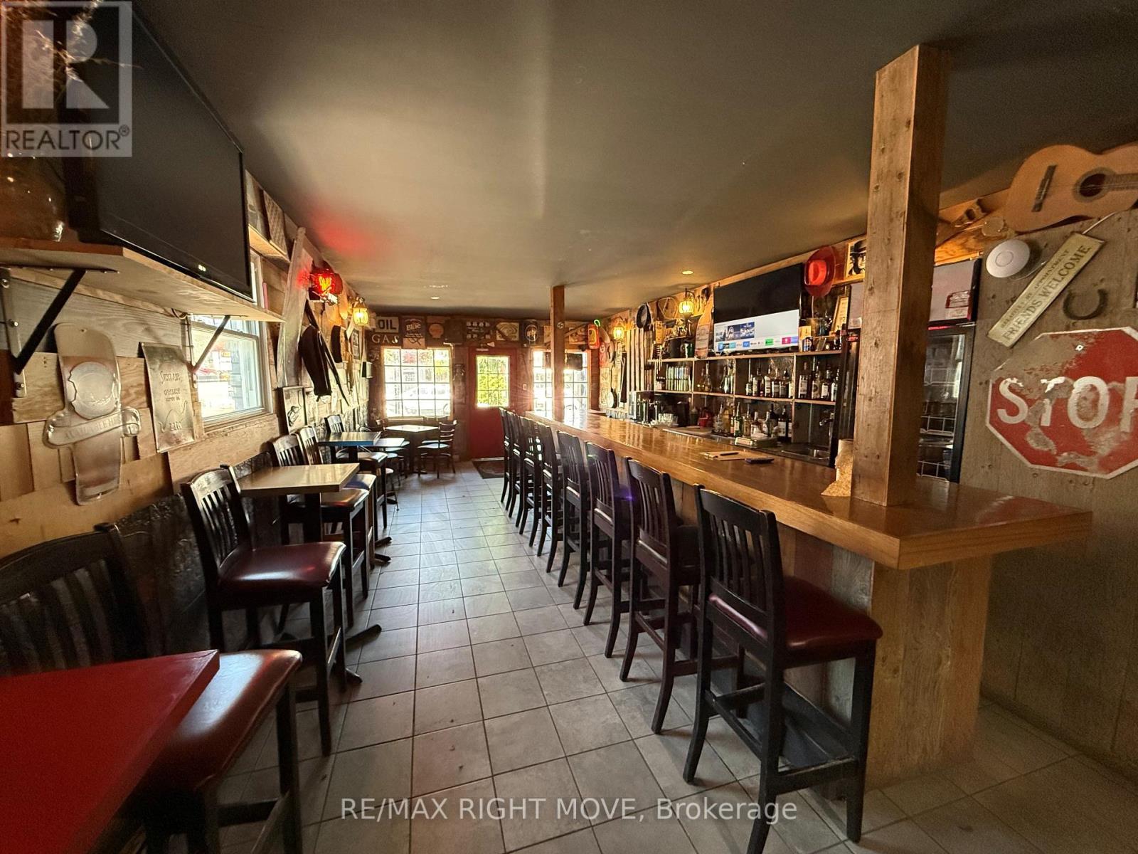 177 Mississaga Street E, Orillia, Ontario  L3V 1V8 - Photo 5 - S12330488