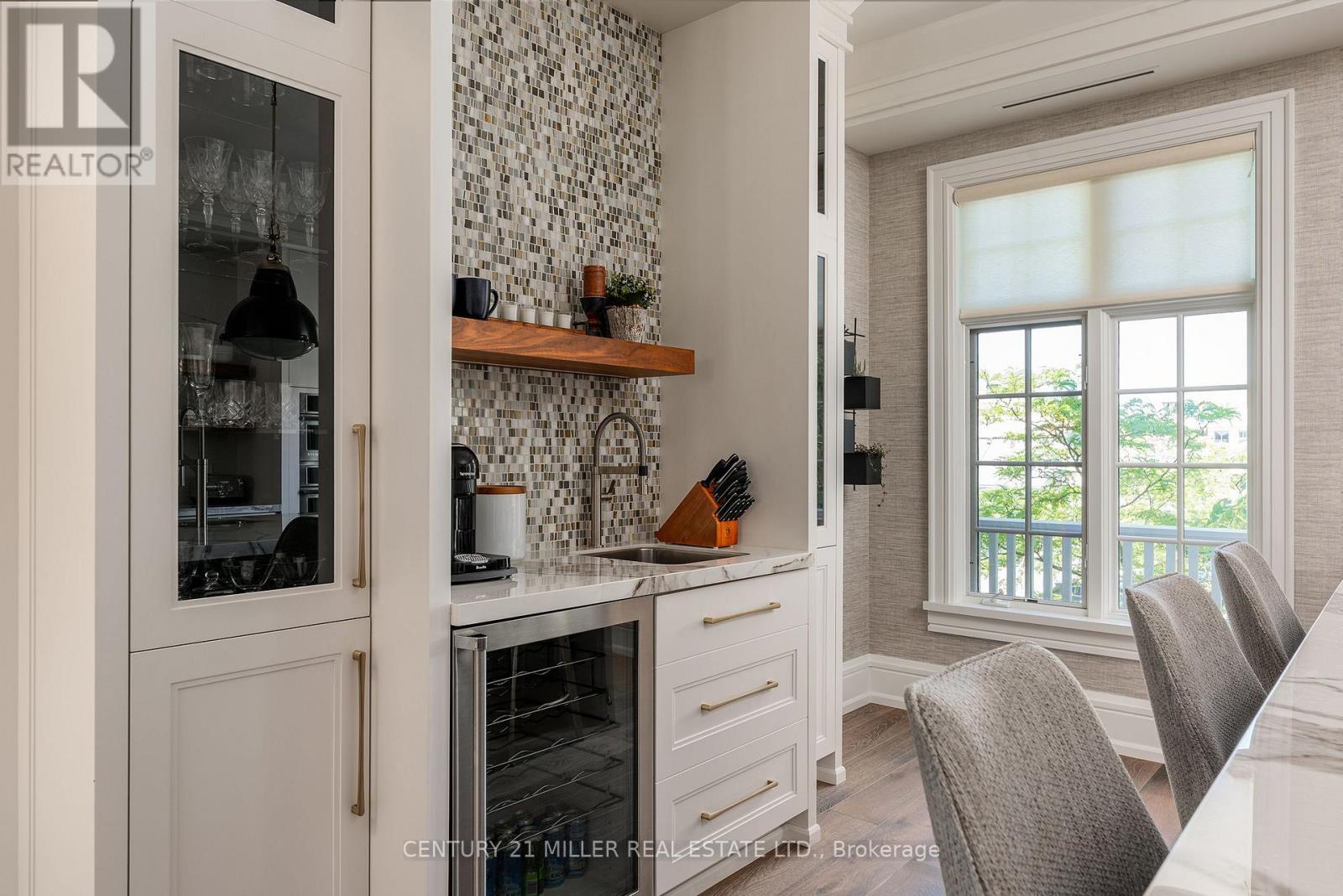 211 Church Street, Oakville, Ontario  L6J 1N4 - Photo 19 - W12330510