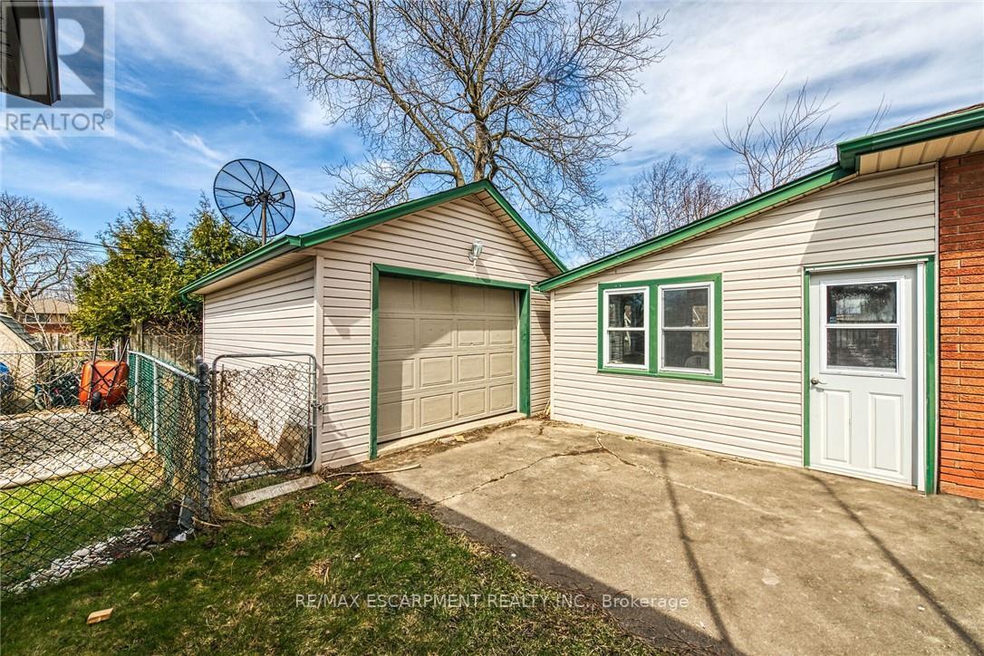9 Gavin Drive, St. Catharines, Ontario  L2M 2X4 - Photo 47 - X12330520