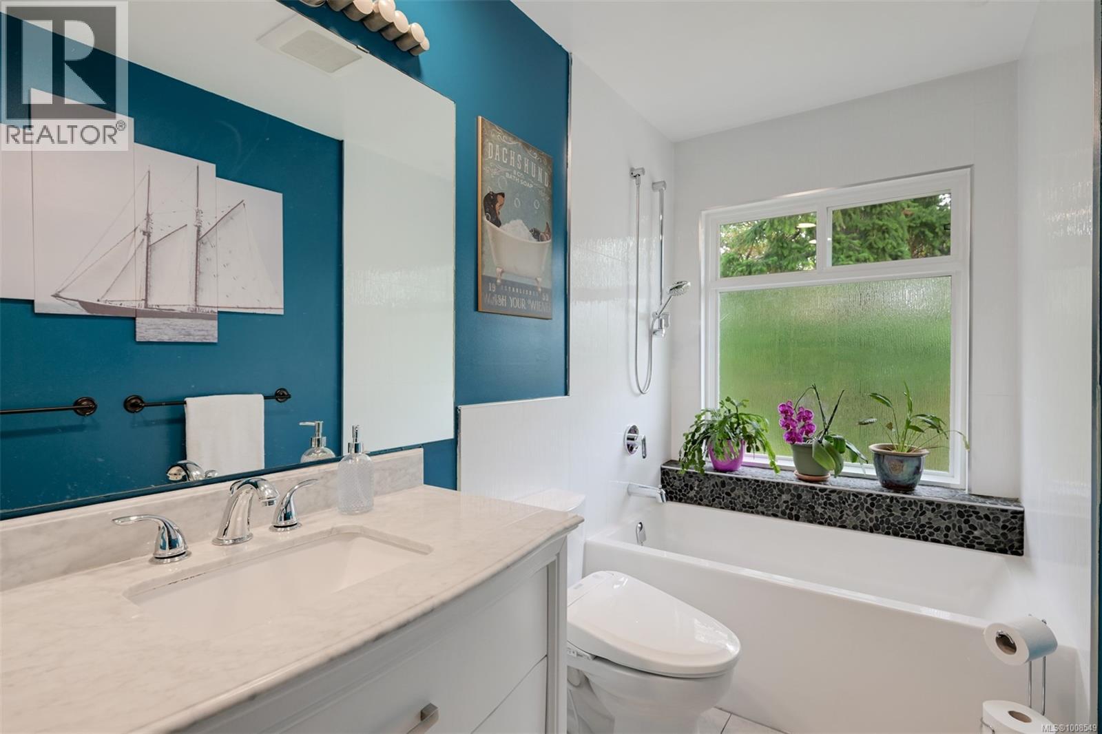 Property at 889 McAdam Pl image 1