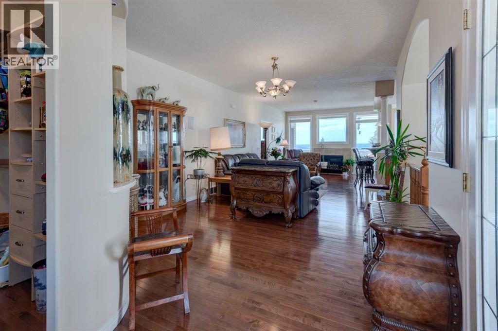 Property at 49 Arbour Crest Heights NW image 5