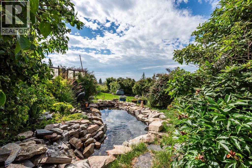 Property at 49 Arbour Crest Heights NW image 4