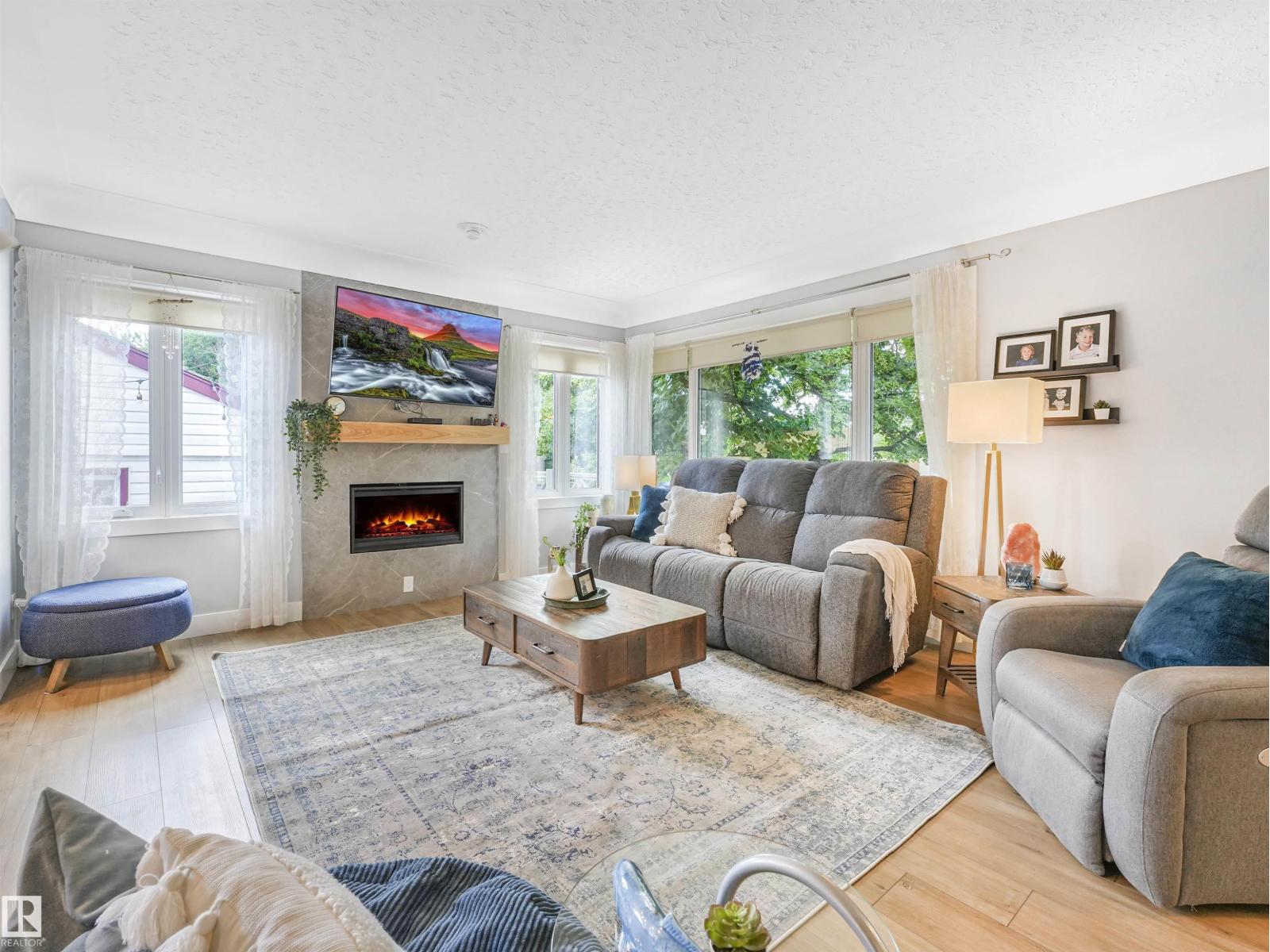 Property at 9573 83 ST NW image 5