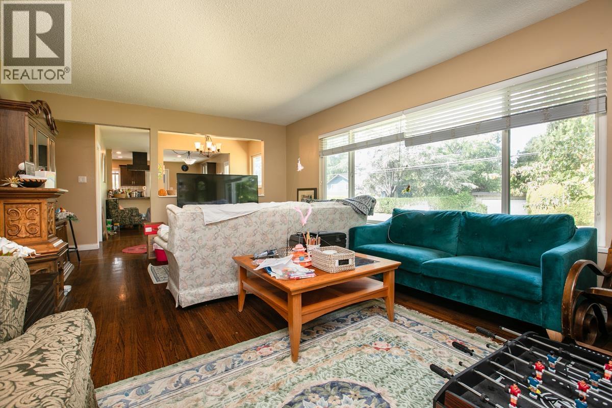 Property at 1022 53A STREET image 5