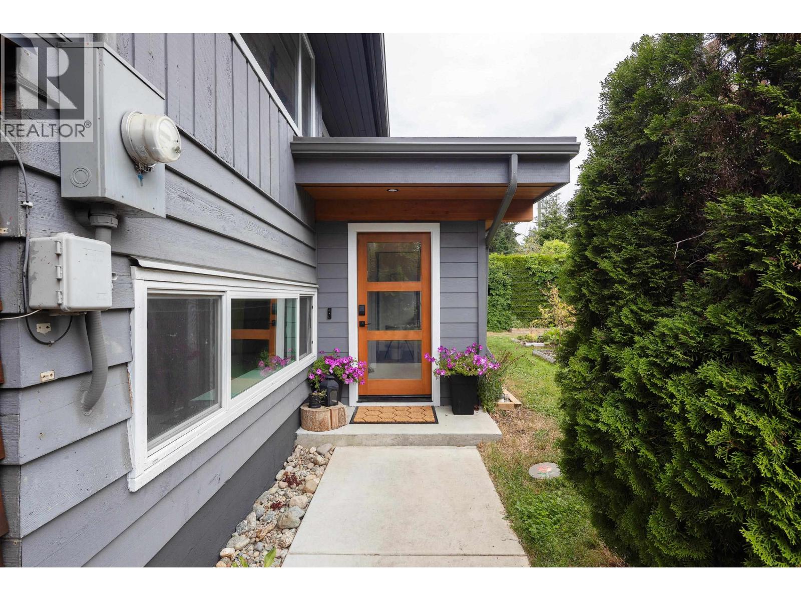 Property at 38137 WESTWAY AVENUE image 5