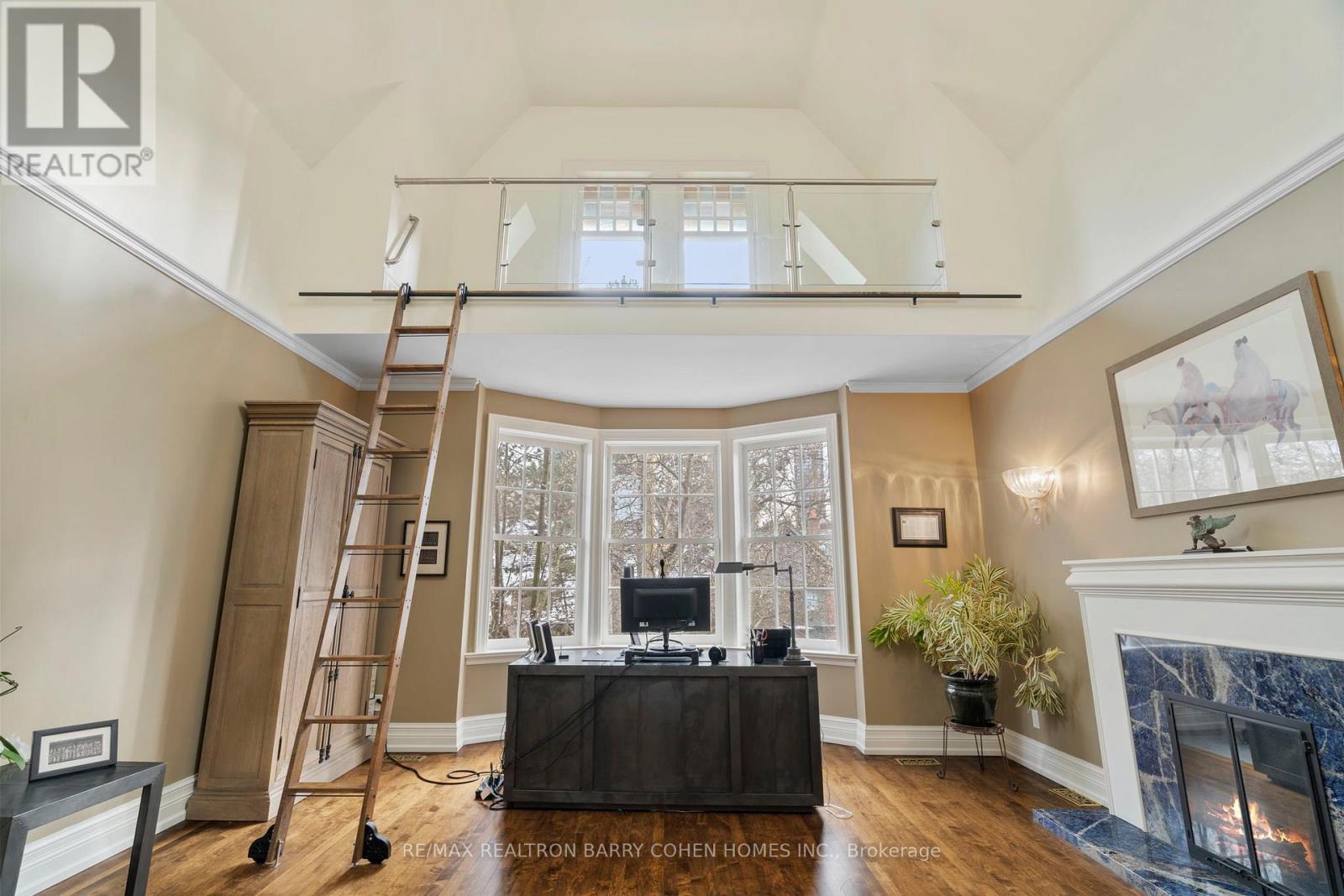 10 Pine Hill Road, Toronto, Ontario  M4W 1P6 - Photo 10 - C12330644