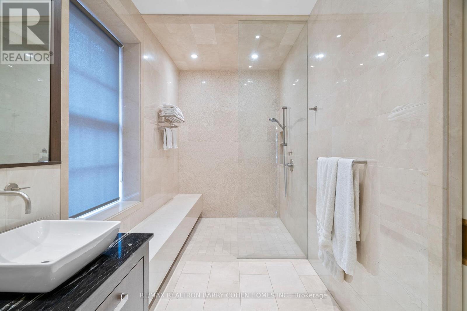 10 Pine Hill Road, Toronto, Ontario  M4W 1P6 - Photo 15 - C12330644