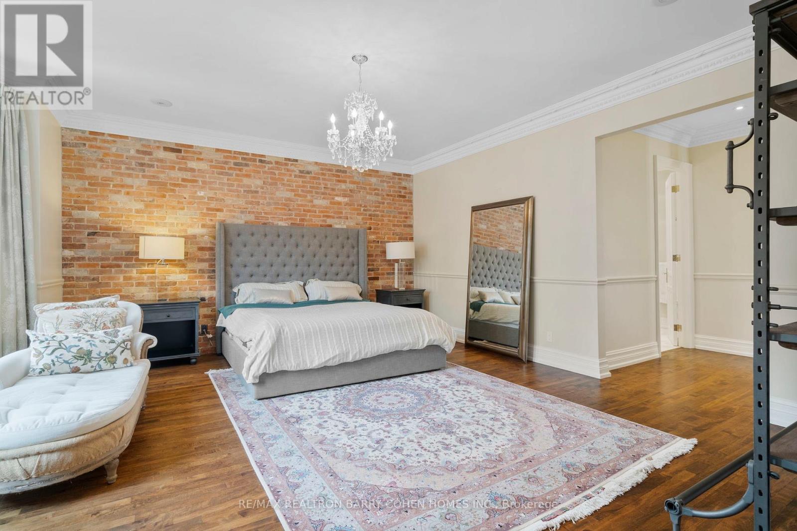 10 Pine Hill Road, Toronto, Ontario  M4W 1P6 - Photo 16 - C12330644