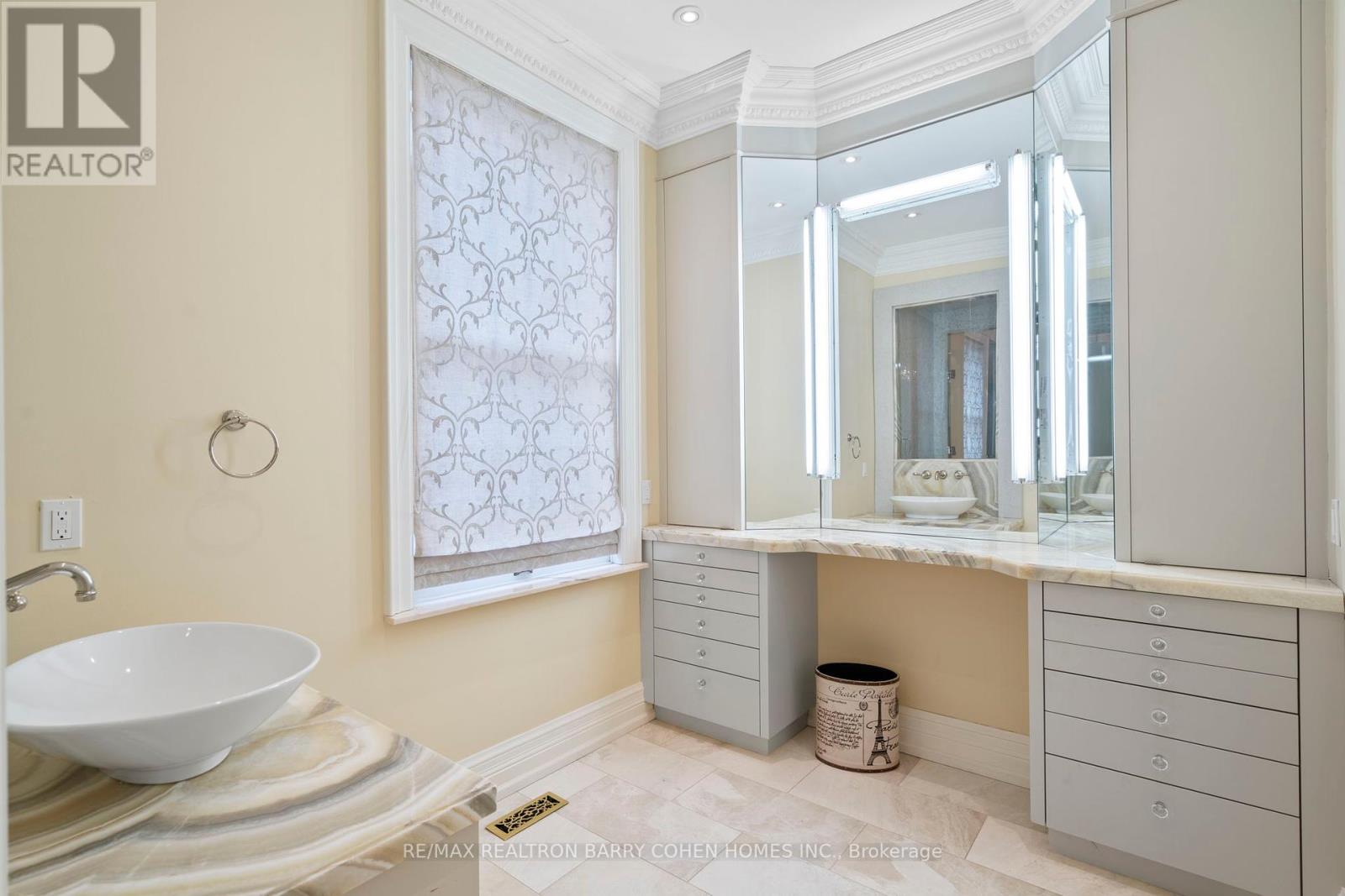 10 Pine Hill Road, Toronto, Ontario  M4W 1P6 - Photo 19 - C12330644