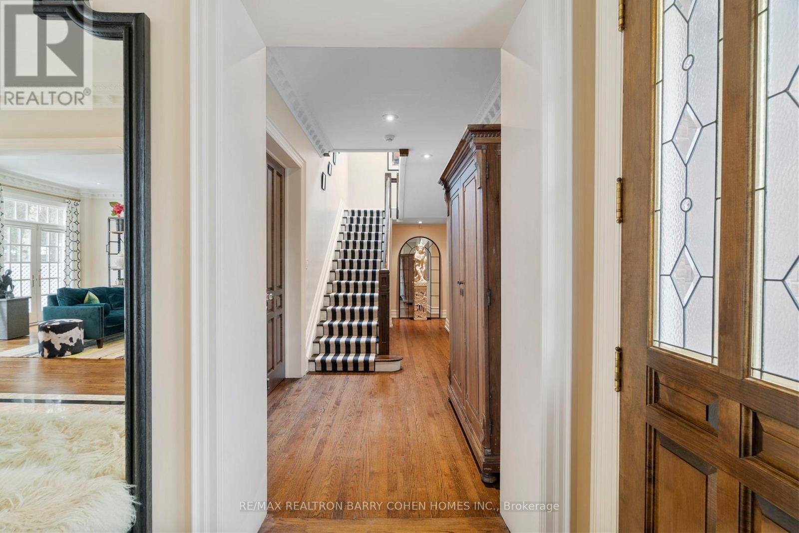 10 Pine Hill Road, Toronto, Ontario  M4W 1P6 - Photo 7 - C12330644