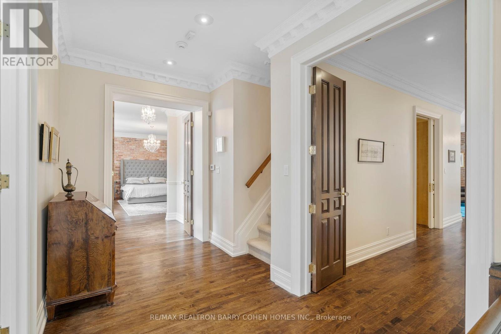 10 Pine Hill Road, Toronto, Ontario  M4W 1P6 - Photo 9 - C12330644