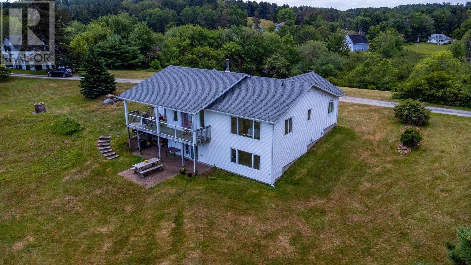 Property at 37 Orchard Heights image 4