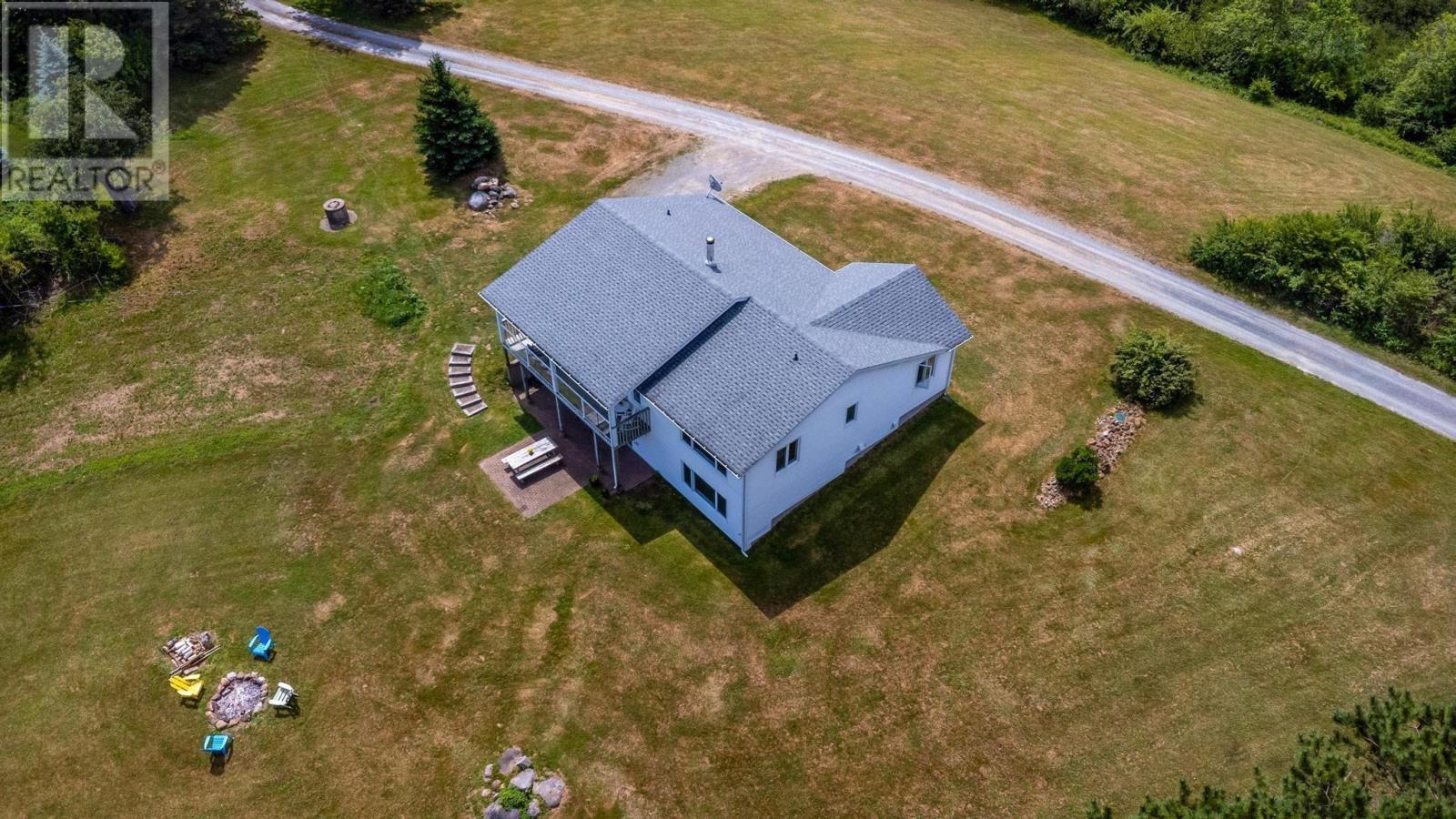 Property at 37 Orchard Heights image 5