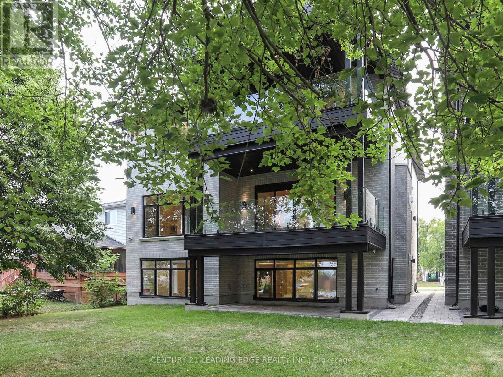 12 Canal Street, Georgina, Ontario  L4P 1K5 - Photo 48 - N12330662