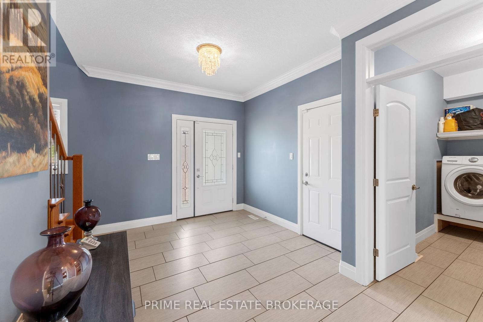 95 Boyd Boulevard, Zorra, Ontario  N0M 2M0 - Photo 4 - X12330742