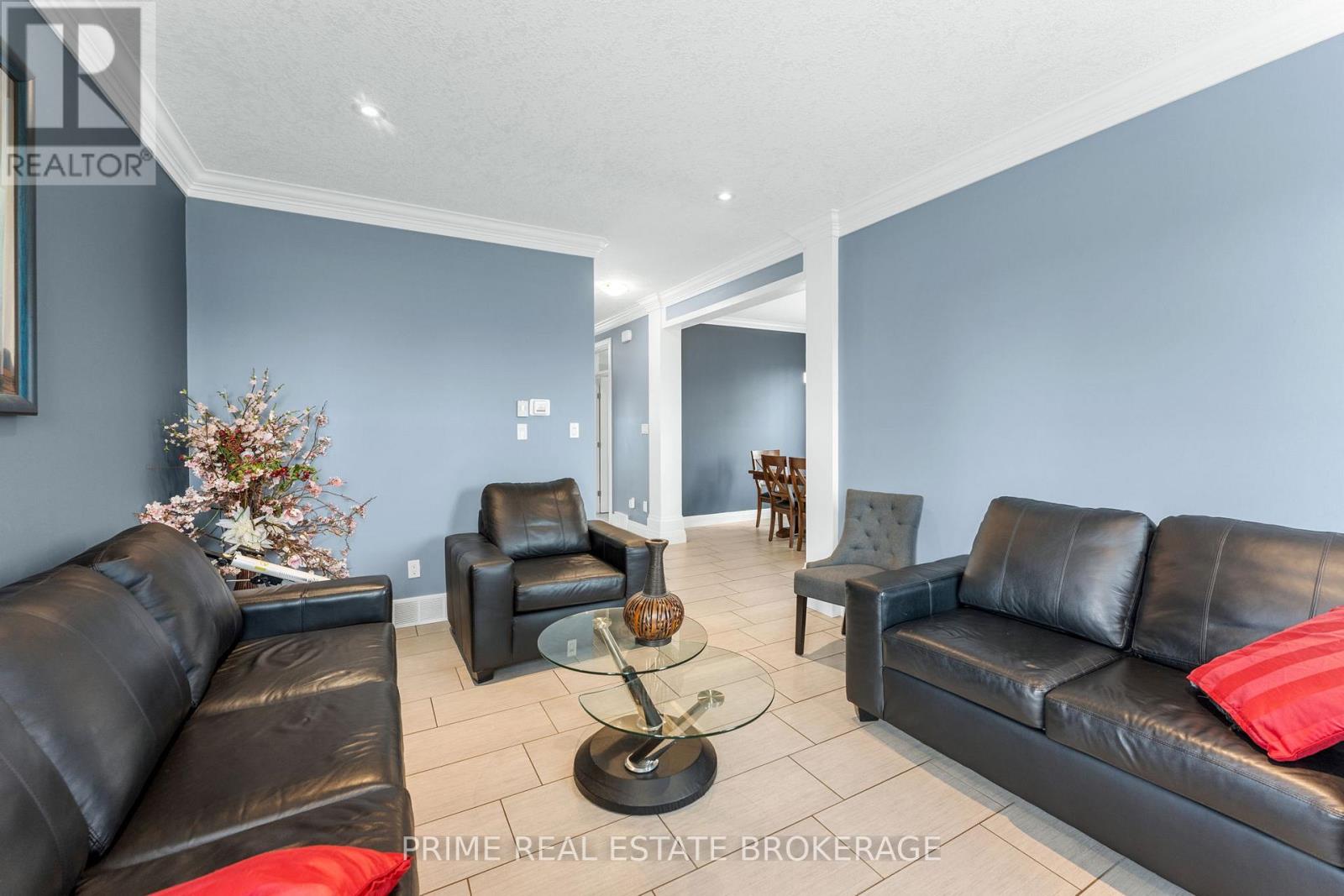 95 Boyd Boulevard, Zorra, Ontario  N0M 2M0 - Photo 8 - X12330742