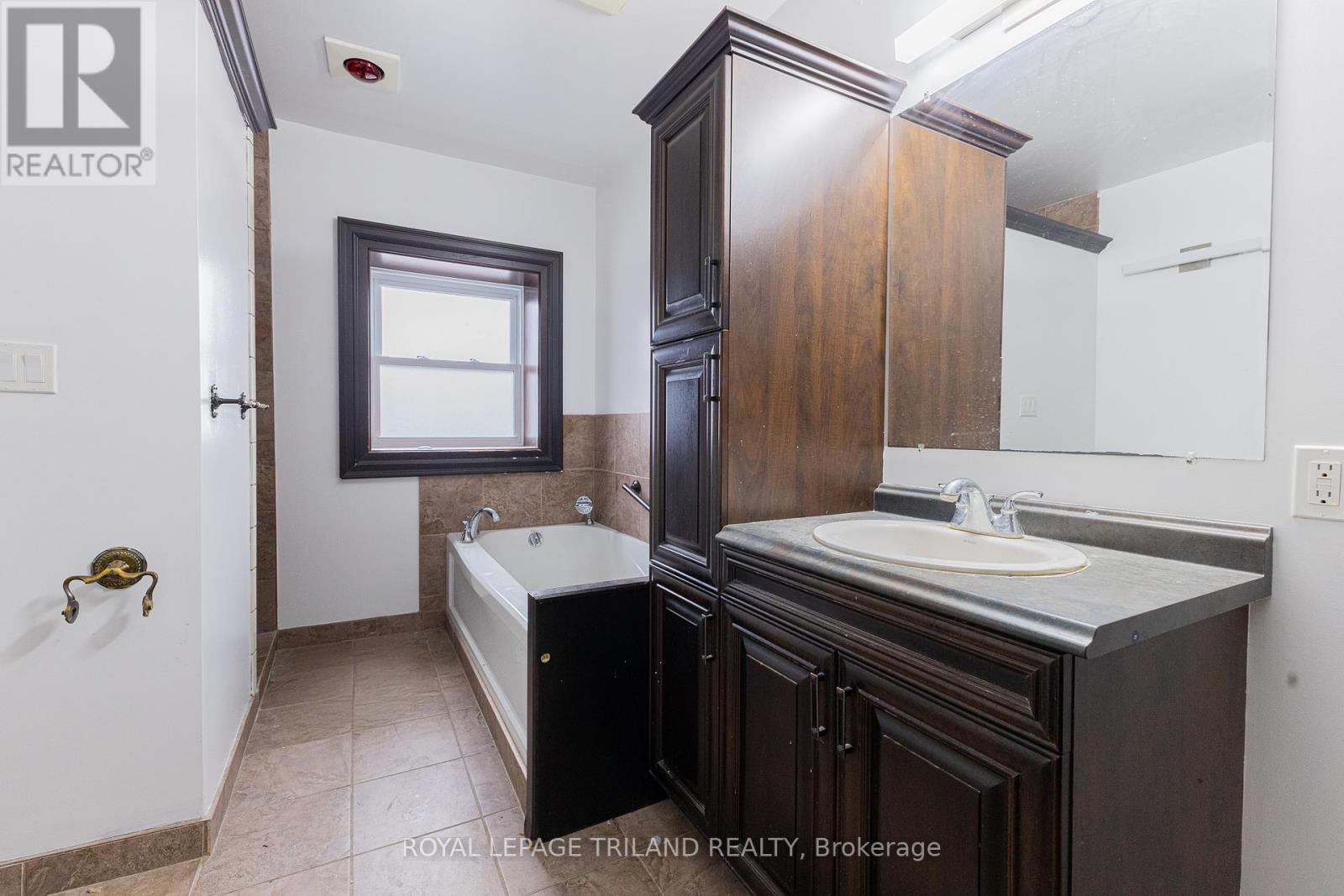 41 Main Street E, Bluewater, Ontario  N0M 2T0 - Photo 41 - X12330833