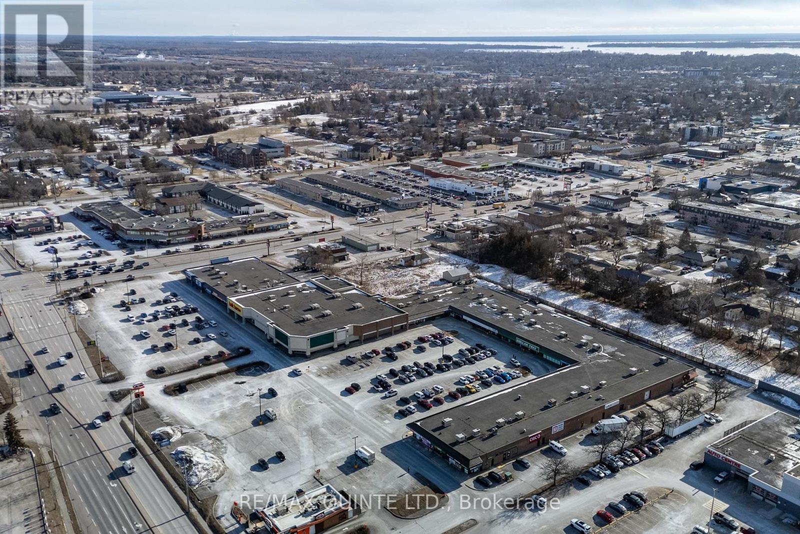 5 Stratton Drive, Belleville, Ontario  K8P 2M8 - Photo 10 - X12330779