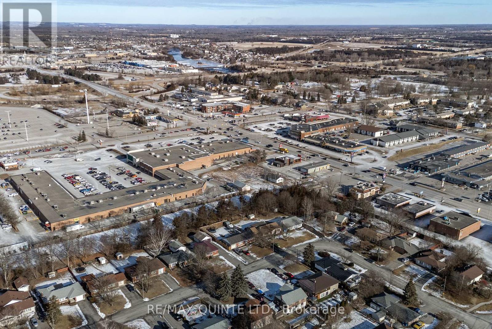 5 Stratton Drive, Belleville, Ontario  K8P 2M8 - Photo 7 - X12330779