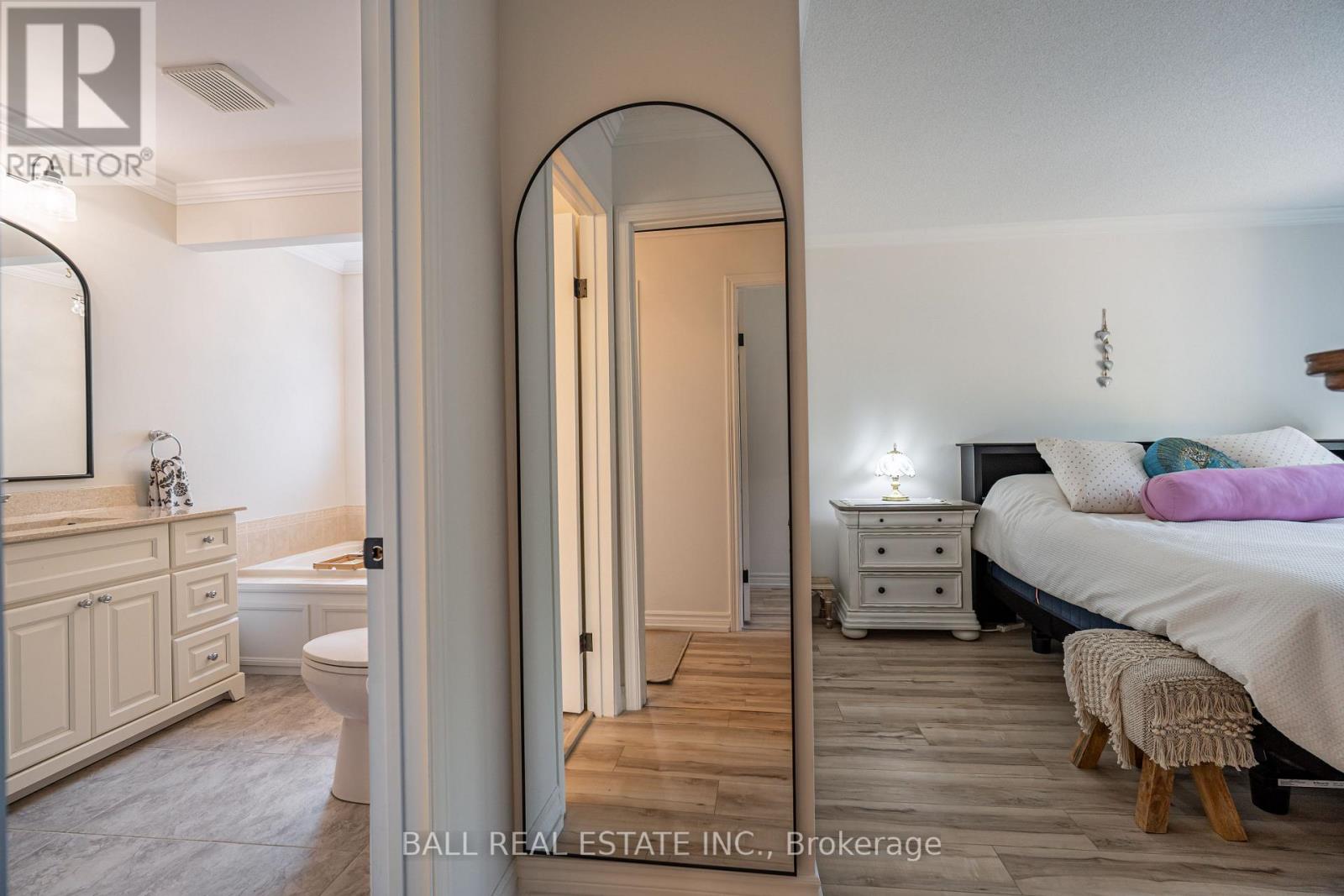 48 Head Street, Kawartha Lakes, Ontario  K0M 1A0 - Photo 17 - X12330780