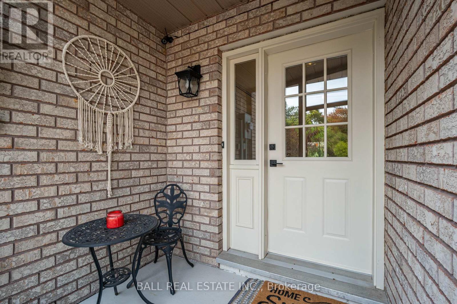 48 Head Street, Kawartha Lakes, Ontario  K0M 1A0 - Photo 3 - X12330780