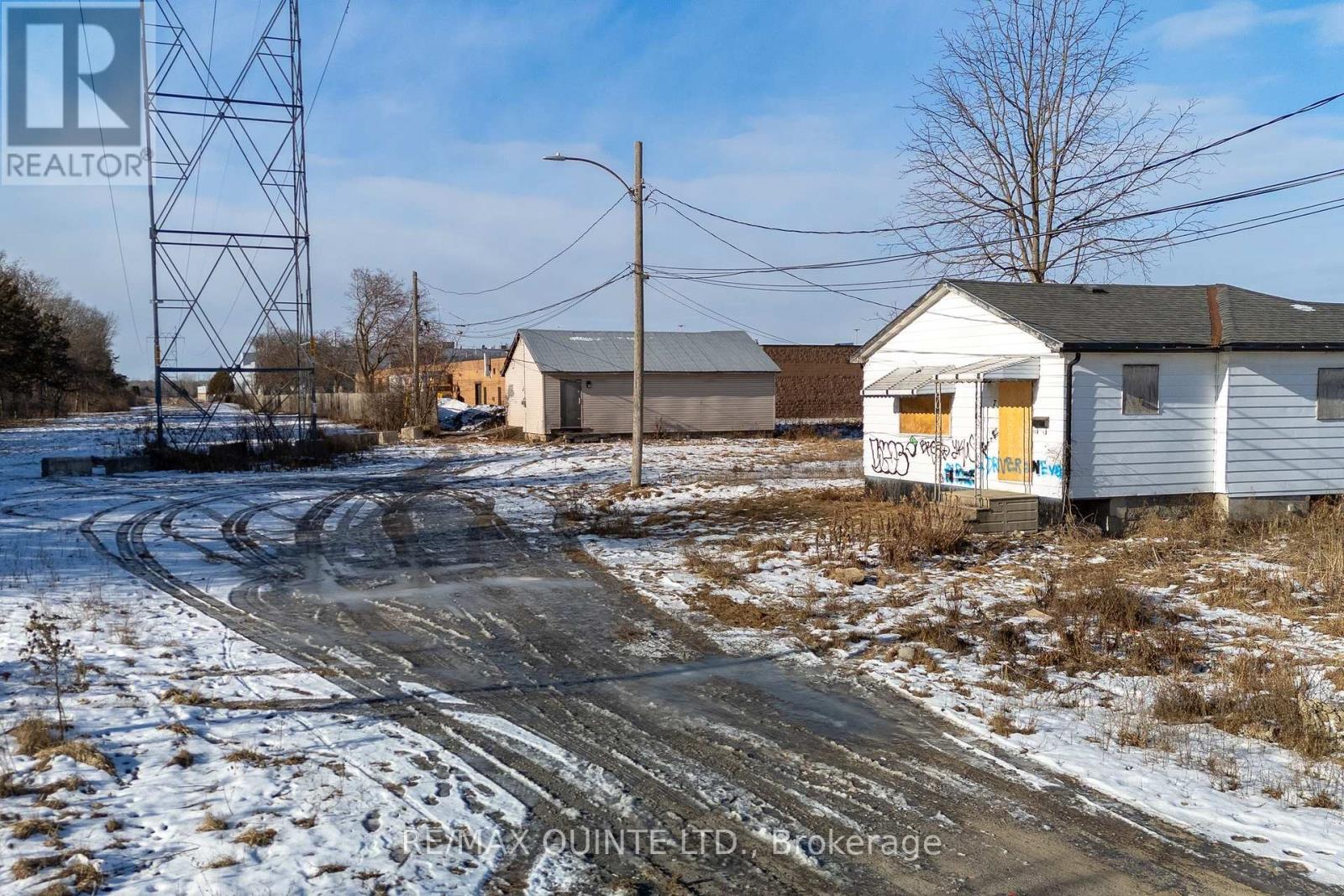 5 Stratton Drive, Belleville, Ontario  K8P 2M8 - Photo 30 - X12330793