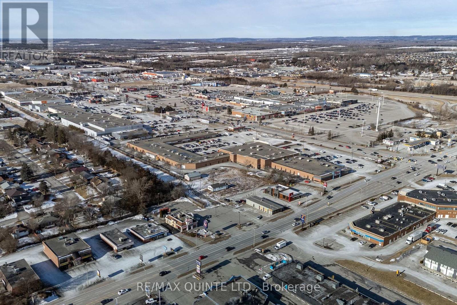 5 Stratton Drive, Belleville, Ontario  K8P 2M8 - Photo 6 - X12330793