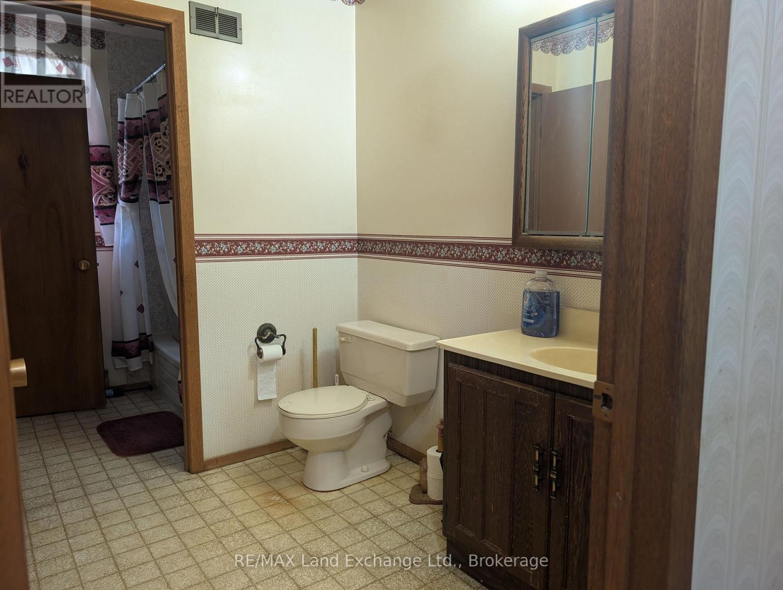 340 South Street, Brockton, Ontario  N0G 2V0 - Photo 17 - X12324442