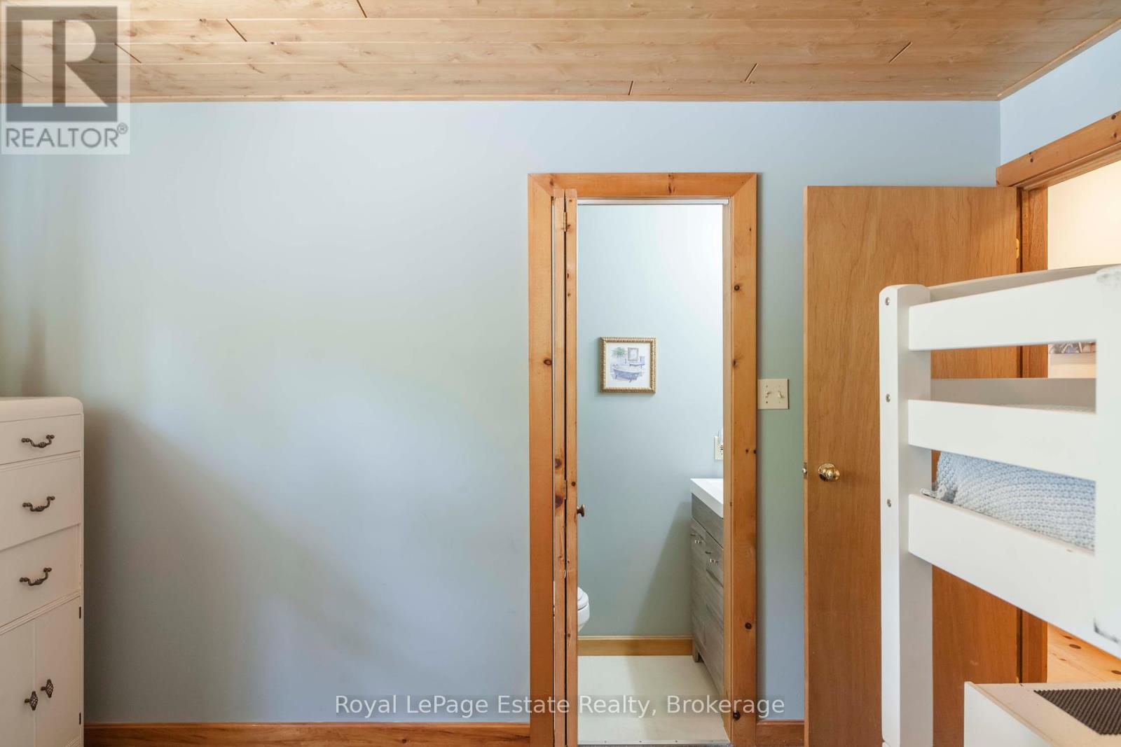 503 Bruce Avenue, South Bruce Peninsula, Ontario  N0H 2G0 - Photo 38 - X12328418