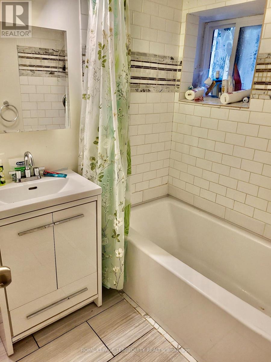 1259 Davenport Road, Toronto, Ontario  M6H 2H2 - Photo 10 - W12306256