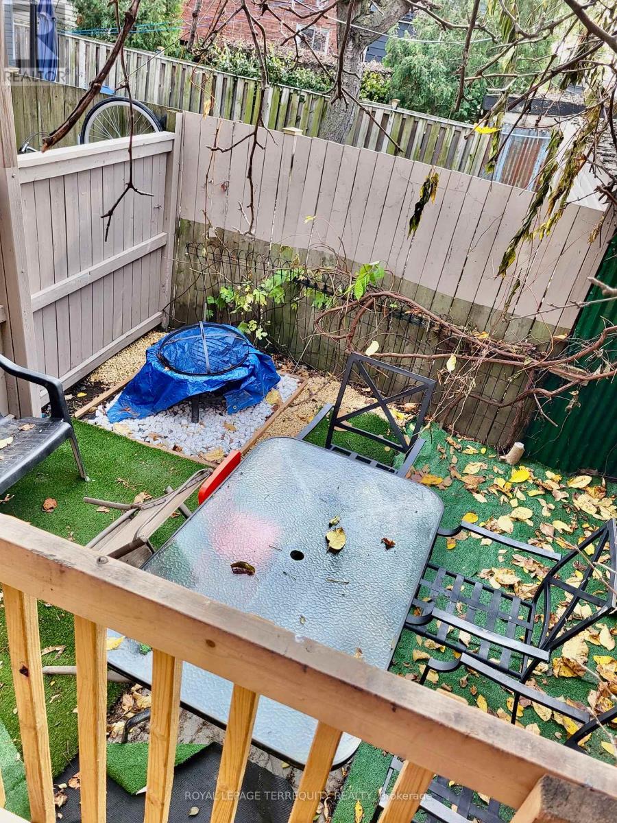 1259 Davenport Road, Toronto, Ontario  M6H 2H2 - Photo 11 - W12306256