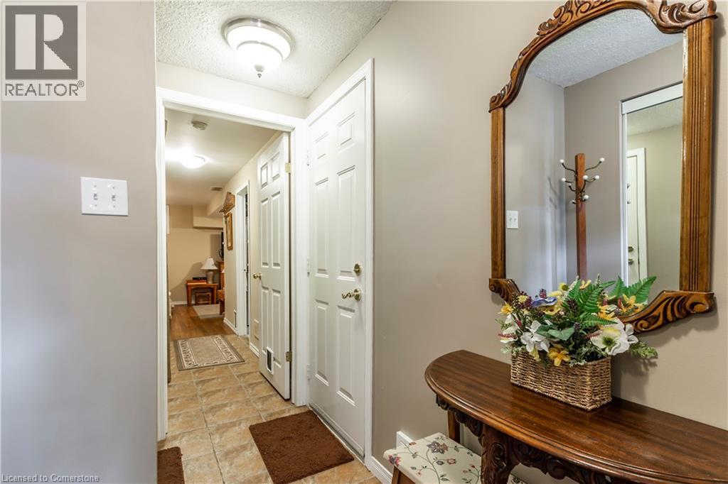 Property at 13 FERNCLIFFE Street image 4