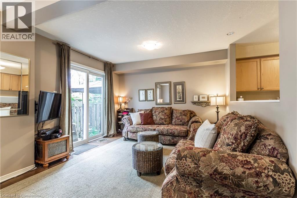 Property at 13 FERNCLIFFE Street image 5