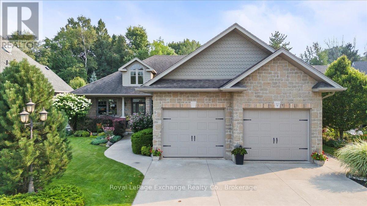 569 Creekwood Drive, Saugeen Shores, Ontario  N0H 2L0 - Photo 1 - X12330809