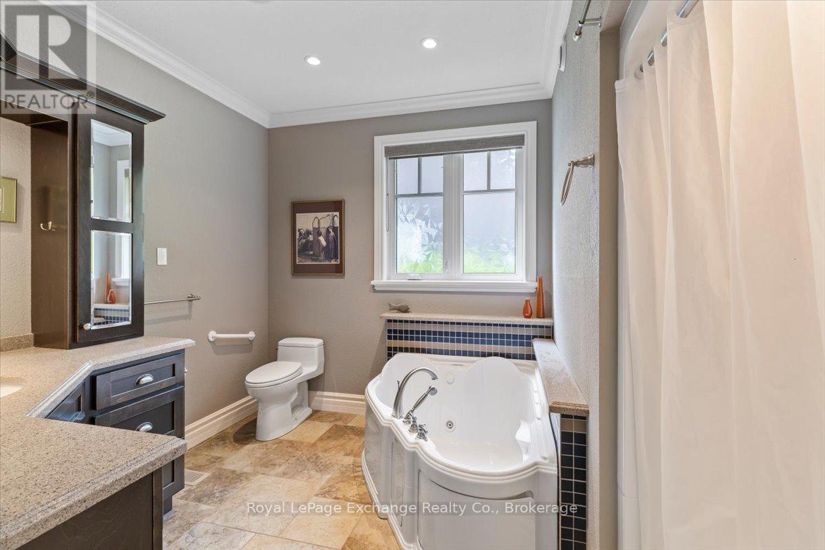 569 Creekwood Drive, Saugeen Shores, Ontario  N0H 2L0 - Photo 22 - X12330809
