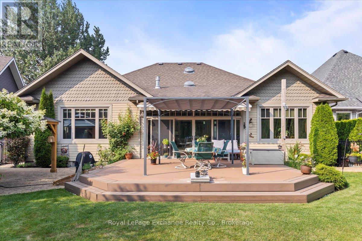 569 Creekwood Drive, Saugeen Shores, Ontario  N0H 2L0 - Photo 4 - X12330809