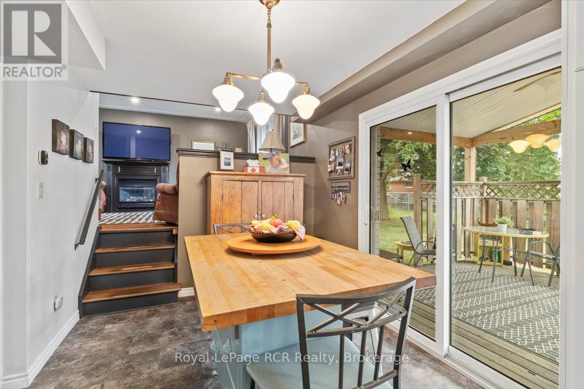 161 6th Street, Hanover, Ontario  N4N 1B9 - Photo 12 - X12330852