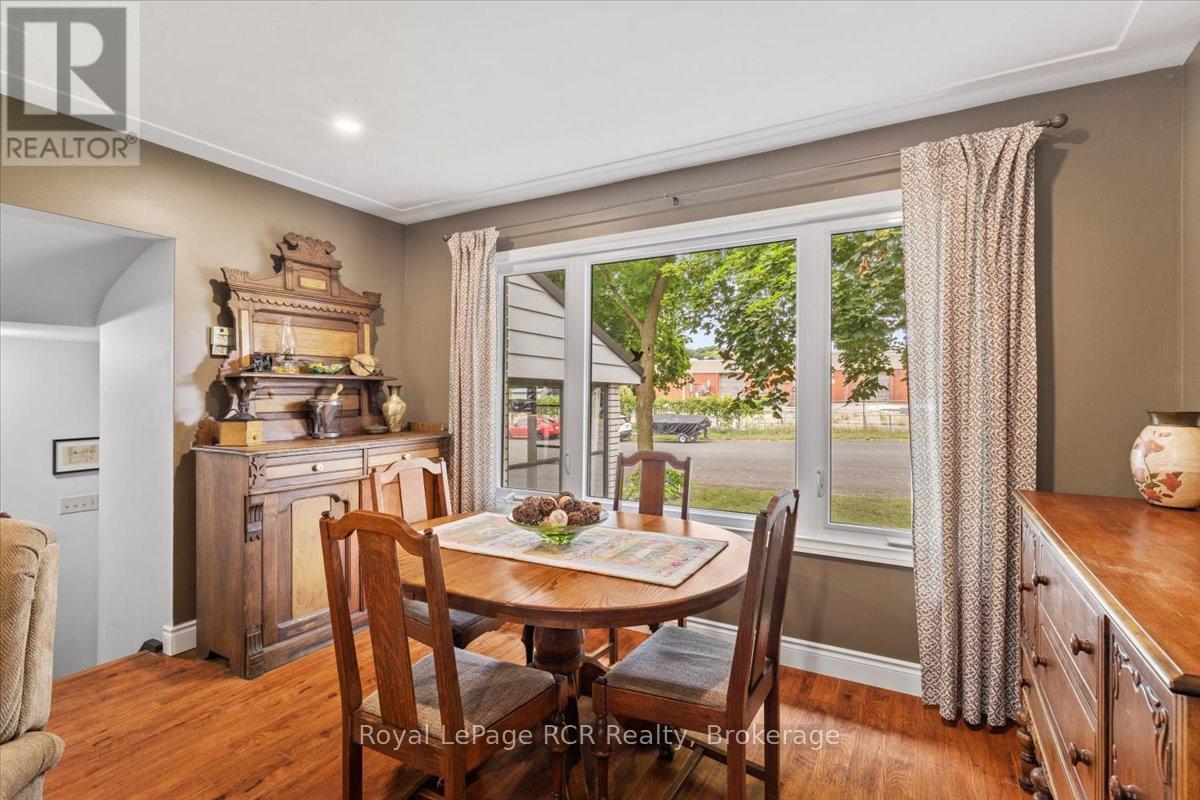 161 6th Street, Hanover, Ontario  N4N 1B9 - Photo 15 - X12330852