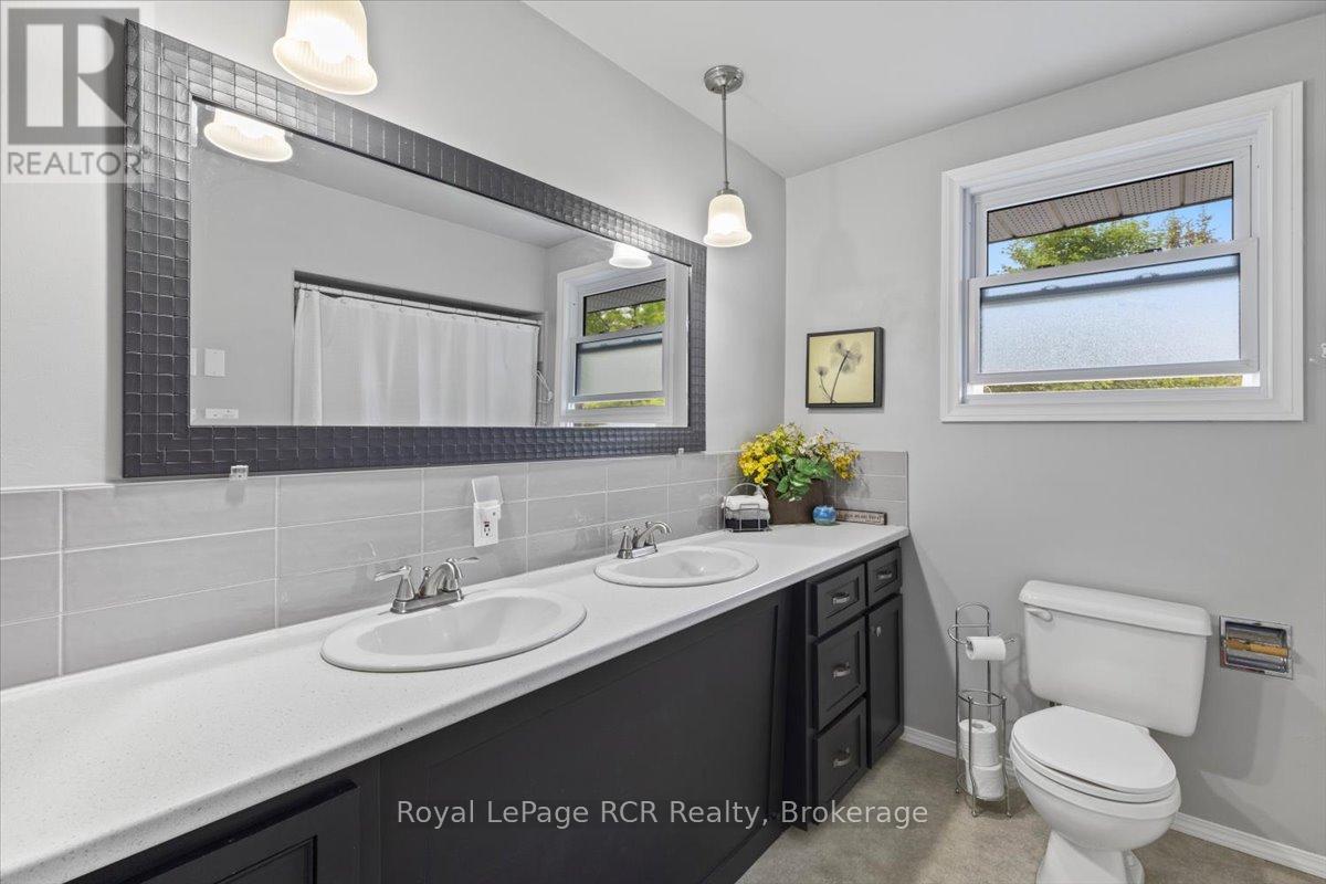161 6th Street, Hanover, Ontario  N4N 1B9 - Photo 20 - X12330852